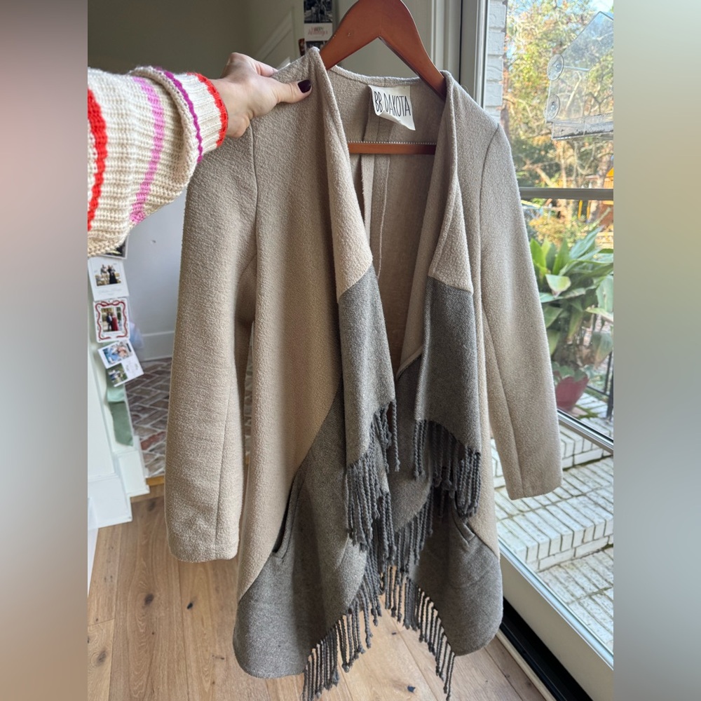 BB Dakota Shaw Jacket - Picture 2 of 6
